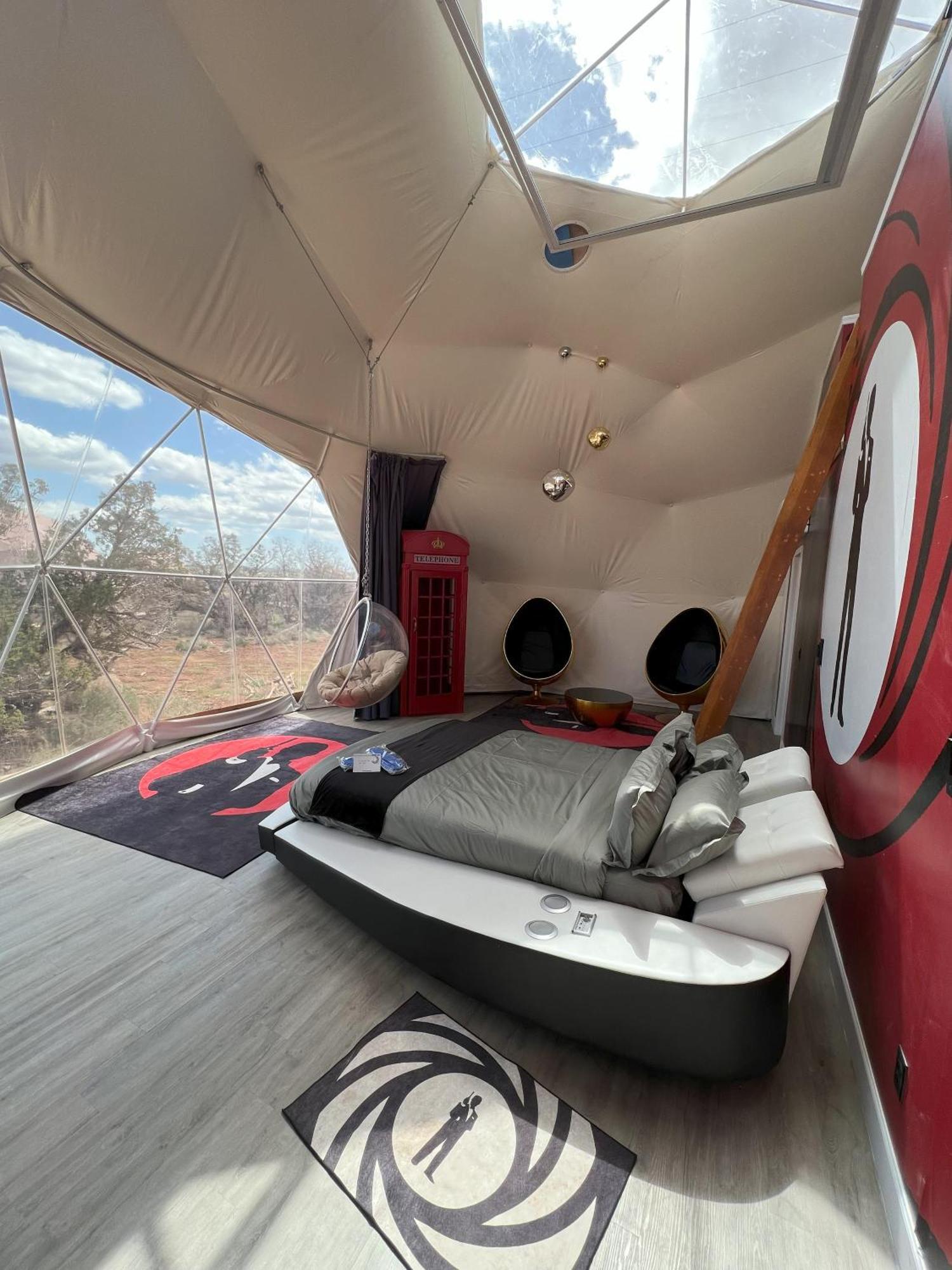 Clear Sky Resorts - Grand Canyon - Unique Sky Domes Вал Екстериор снимка
